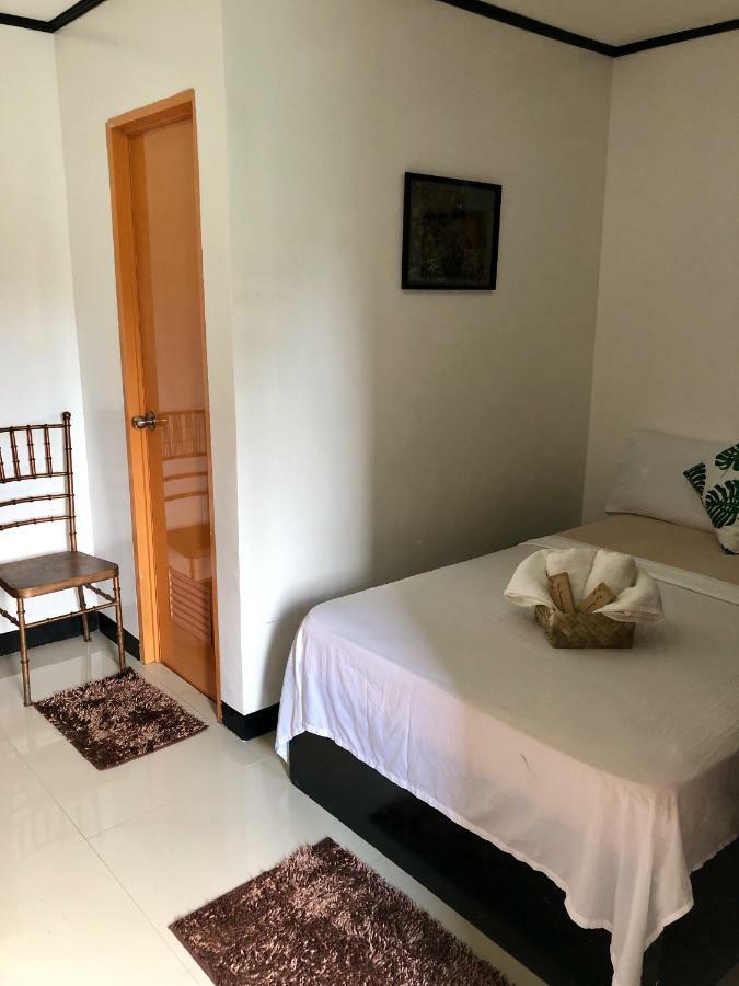 Kent Travellers' Inn Корон Екстер'єр фото